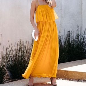 Vici Secluded Beach Pleated Maxi Dress in Mango NWOT